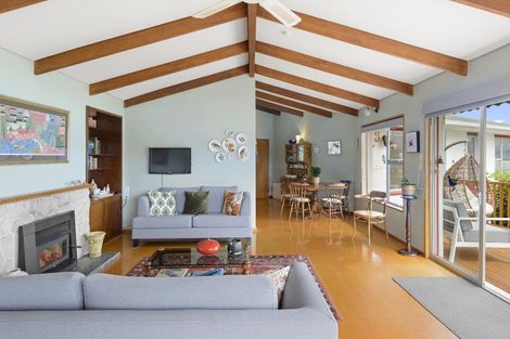 Photo of property in 11 Ngaio Lane, Charteris Bay, Lyttelton, 8971