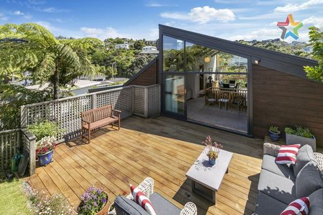 Photo of property in 7 Pekanga Road, Normandale, Lower Hutt, 5010