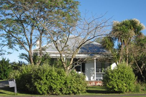 Photo of property in 28 Craig Road, Outer Kaiti, Gisborne, 4010