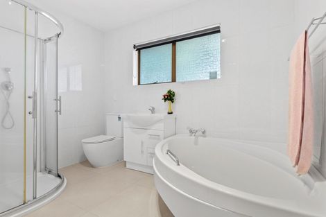 Photo of property in 6 Suwyn Place, Weymouth, Auckland, 2103