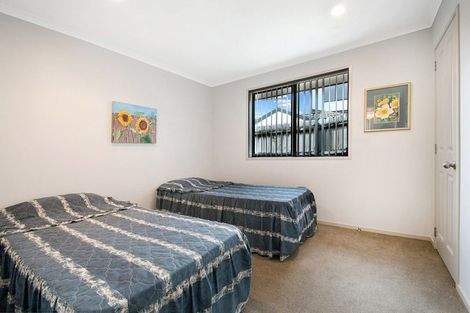 Photo of property in 14 Fairford Avenue, Henderson, Auckland, 0612