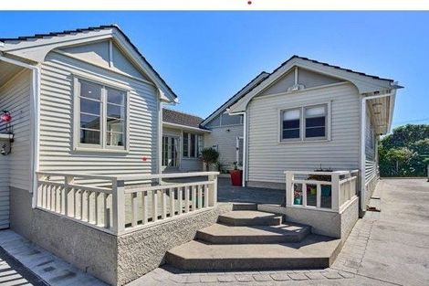 Photo of property in 135 Seaview Road, Paraparaumu Beach, Paraparaumu, 5032