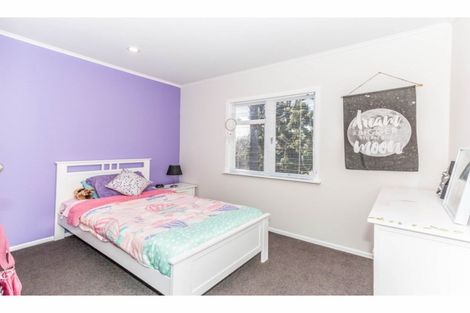 Photo of property in 104 Sunnyside Road, Sunnyvale, Auckland, 0612