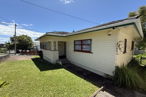 Photo of property in 13 Akarana Avenue, Mount Roskill, Auckland, 1041