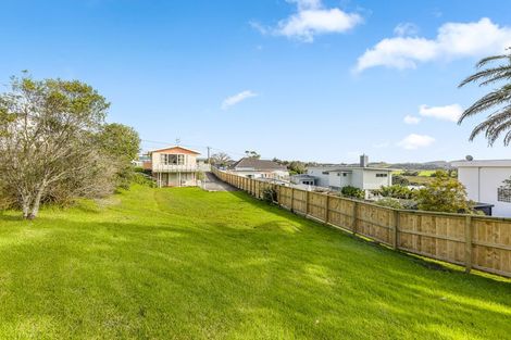 Photo of property in 47 Moffat Road, Red Beach, 0932