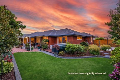 Photo of property in 10 Apollo Place, Papanui, Christchurch, 8052
