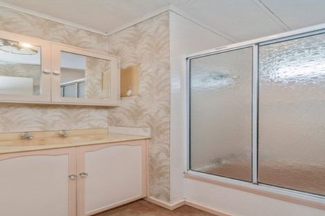 Photo of property in 7 Muir Avenue, Mangere Bridge, Auckland, 2022