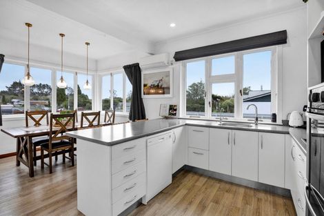 Photo of property in 13 Konini Street, Inglewood, 4330