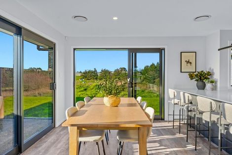 Photo of property in 74 Metoriti Crescent, Karaka, 2124