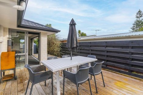 Photo of property in 27a Oriwa Street, Waikanae, 5036