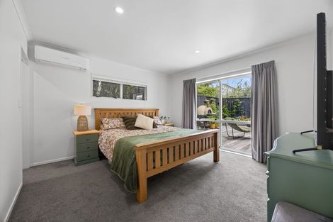 Photo of property in 6d Clearwater Cove, West Harbour, Auckland, 0618