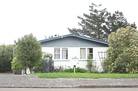 Photo of property in 33 Turville Crescent, Newlands, Wellington, 6037
