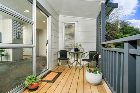 Photo of property in 98 Oaktree Avenue, Browns Bay, Auckland, 0630