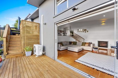 Photo of property in 20 Admirals Court Drive, Greenhithe, Auckland, 0632