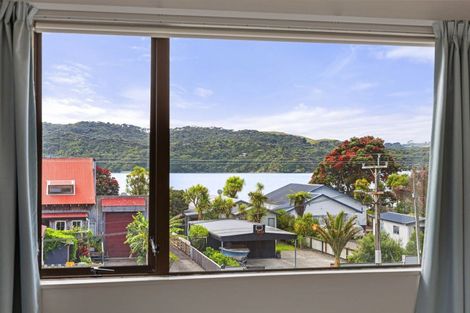 Photo of property in 51 Wallis Street, Raglan, 3225