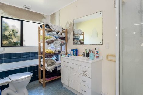 Photo of property in 2 Cromarty Place, Papakowhai, Porirua, 5024