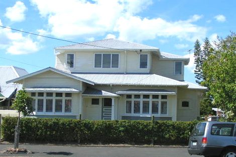 Photo of property in 103 Queen Street, Northcote Point, Auckland, 0627