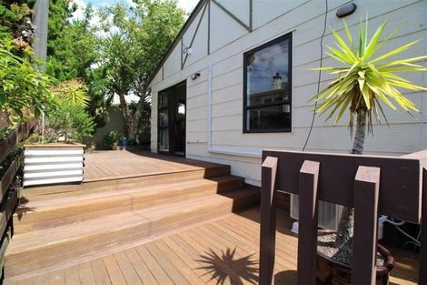 Photo of property in 2/41 Rangatira Road, Beach Haven, Auckland, 0626