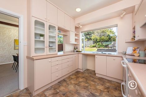 Photo of property in 45 Raroa Terrace, Tawa, Wellington, 5028