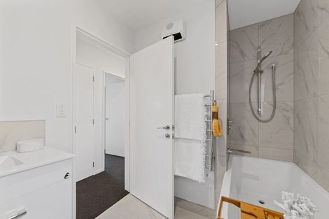 Photo of property in 24a Vagues Road, Northcote, Christchurch, 8052