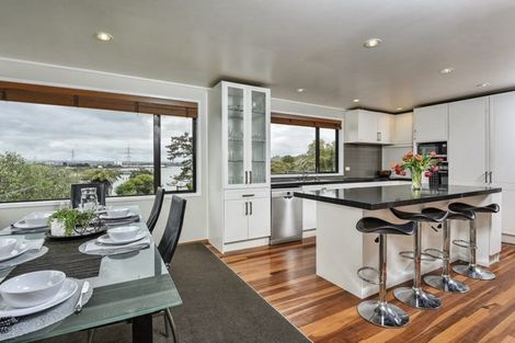 Photo of property in 34 Seacliffe Road, Hillsborough, Auckland, 1042