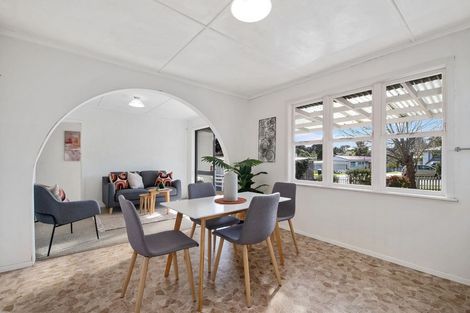 Photo of property in 1/28 Neal Avenue, Glenfield, Auckland, 0629