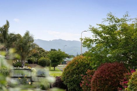 Photo of property in 2 Bransley Grove, Katikati, 3129