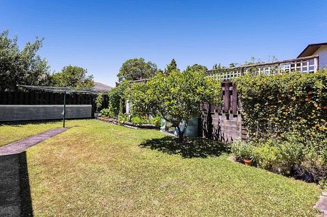 Photo of property in 2/39 Awanui Street, Merrilands, New Plymouth, 4312