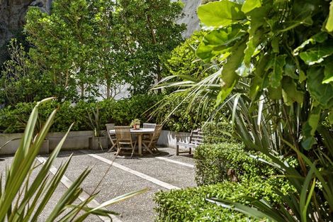 Photo of property in 90 Oriental Parade, Oriental Bay, Wellington, 6011