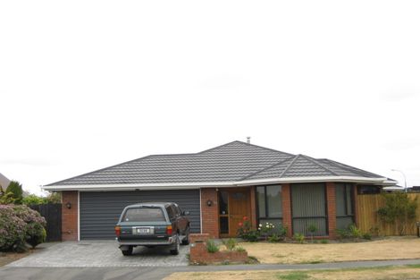 Photo of property in 25 Anglesea Avenue, Parklands, Christchurch, 8083