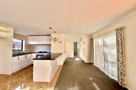 Photo of property in 109 Everglade Drive, Totara Heights, Auckland, 2105