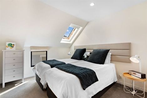 Photo of property in 77 Holly Road, St Albans, Christchurch, 8014