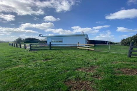 Photo of property in 84 Kaihau Road, Karioitahi, Waiuku, 2683