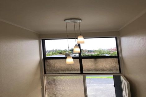 Photo of property in 1/36 Exmouth Road, Northcote, Auckland, 0627