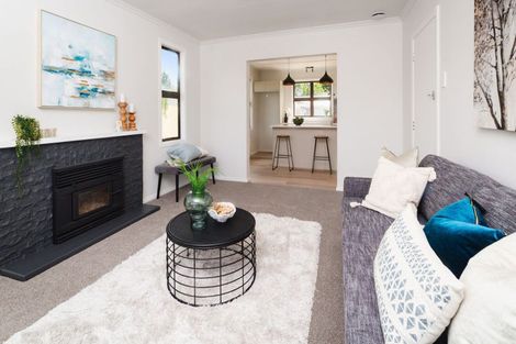 Photo of property in 13 Diamond Street, Carterton, 5713