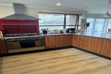 Photo of property in 42 Peter Hall Drive, Kelvin Grove, Palmerston North, 4414