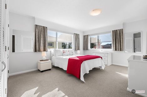 Photo of property in 40 Saint Ronans Avenue, Waterloo, Lower Hutt, 5011