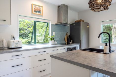 Photo of property in 12 Okoka Road, Omiha, Waiheke Island, 1081