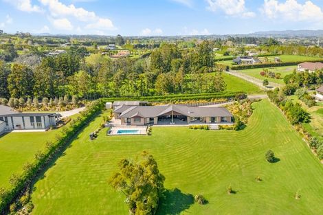 Photo of property in 165b Oraha Road, Kumeu, 0892