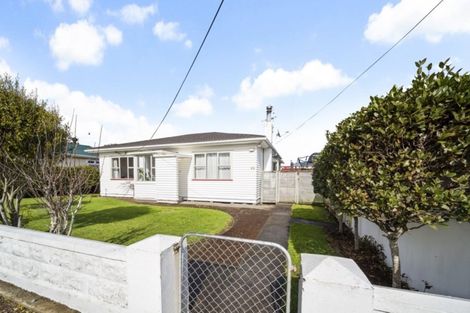 Photo of property in 20 Cameron Street, New Plymouth, 4310