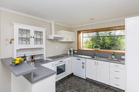 Photo of property in 10 Fieldmoor Place, Parklands, Christchurch, 8083