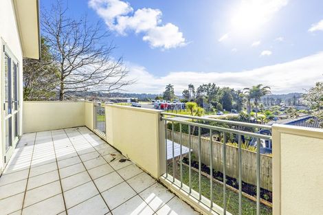 Photo of property in 1/3 Orwell Road, Greenhithe, Auckland, 0632