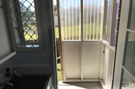 Photo of property in 2/1 Leigh Terrace, Bayview, Auckland, 0629