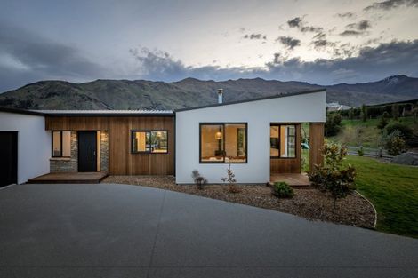 Photo of property in 3a Maggies Way, Wanaka, 9305