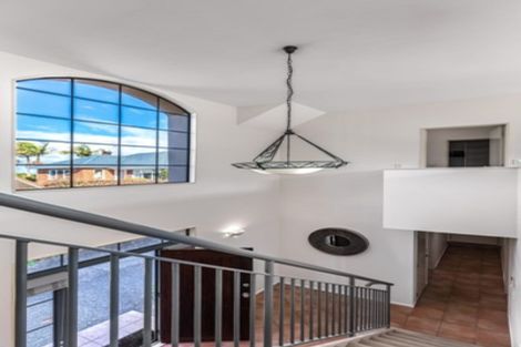 Photo of property in 19 Horotutu Road, Greenlane, Auckland, 1061