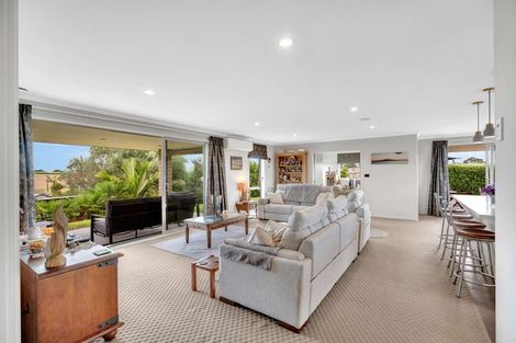 Photo of property in 12 Omana Avenue, Shelly Beach, Helensville, 0874