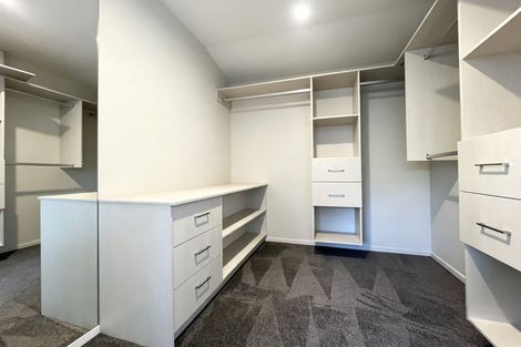 Photo of property in 16 Lakeridge Close, Northcross, Auckland, 0632