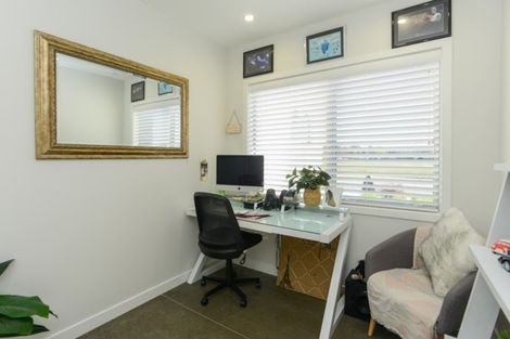 Photo of property in 80 Orotu Drive, Poraiti, Napier, 4112