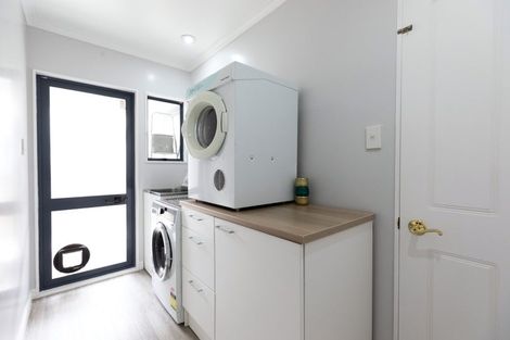 Photo of property in 28 Stableford Drive, Pyes Pa, Tauranga, 3112