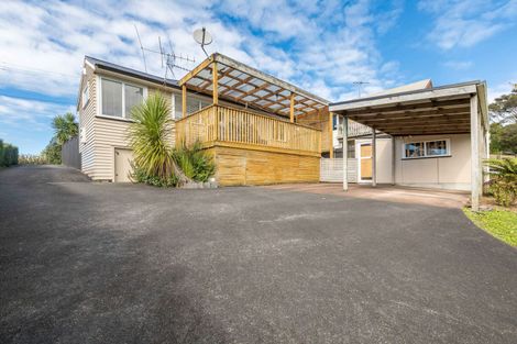 Photo of property in 36 Fairmount Road, Titirangi, Auckland, 0604